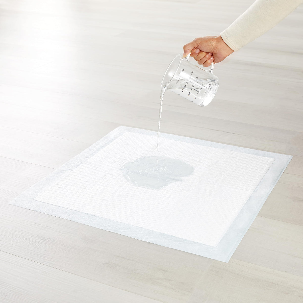 Amazon Basics Leak-Proof Puppy Training Pee Pads, 5-Layer Quick-Dry